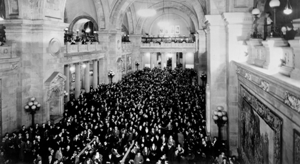 The Great Hall at The Met, filled during a performance conducted by David Mannes.