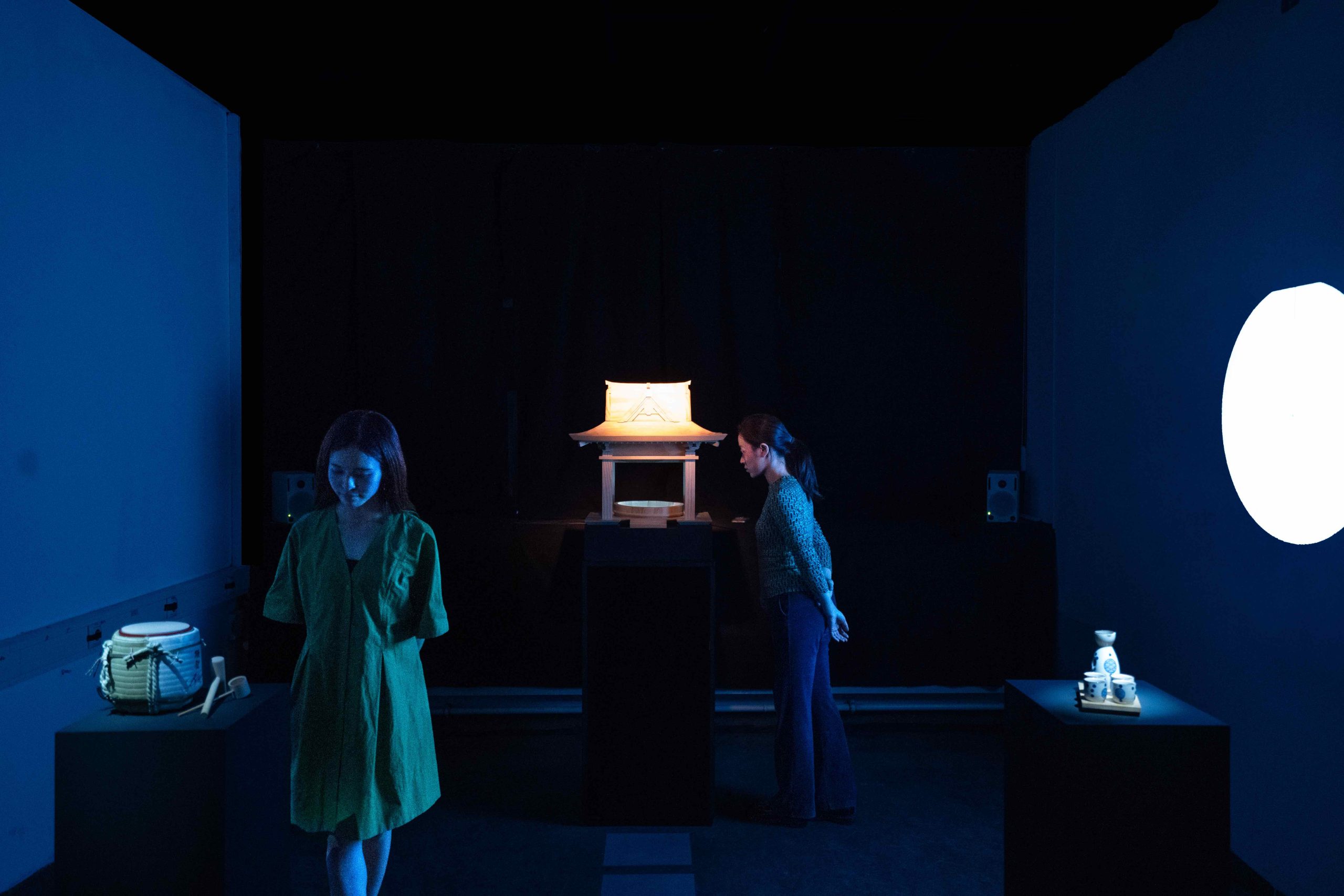The work asks a profound question: who counts as a creator—the human alone, or the invisible co-workers of fermentation as well?